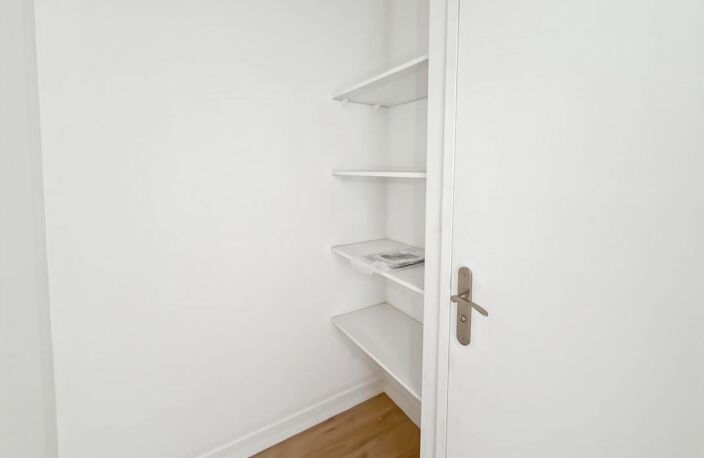 Appartement 2 pièces entièrement rénové avec la clim !   — photo 5