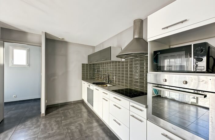Maison à vendre à LA ROCHELLE, 4 pièces, 107m2 avec cour, dépendance et cave — photo 3