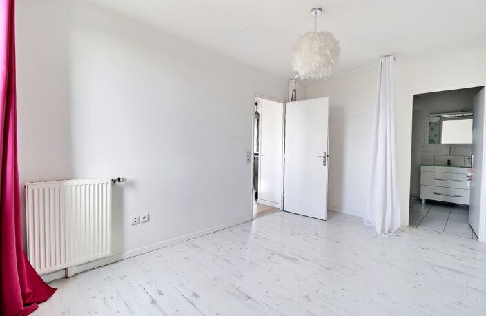 Appartement 2 pièces à vendre à Sainte-Geneviève-des-Bois – Dernier étage avec ascenseur – Résidence récente de 2015 — photo 2