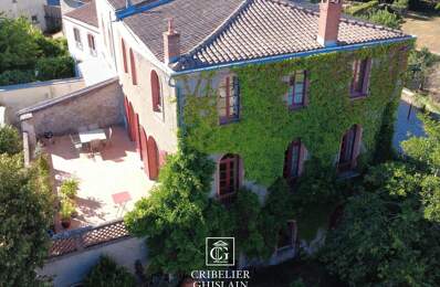Clisson centre historique – Maison de caractère 150 m², 3 chambres, terrasse et accès rivière — photo du bien