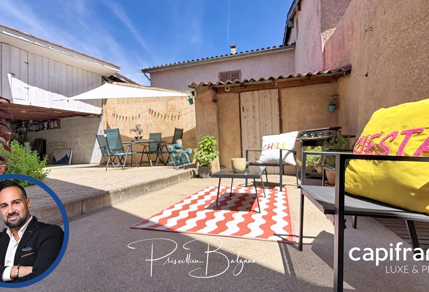 Maison à vendre 4 pièces SAINT GENIS LES OLLIERES (69) – Le charme d'une maison de village avec cour intimiste, garage et vie à pied ! — photo 1