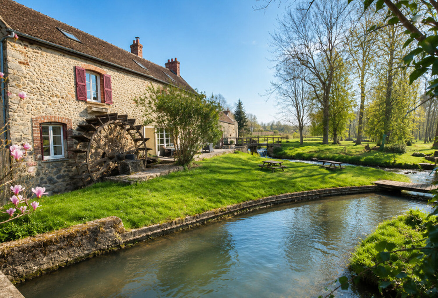 Moulin du XVII siècle dans un écrin de nature - 2 hectares avec étang — photo 1