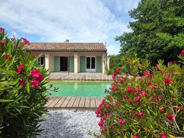 Maison à vendre de 200 m² avec piscine – Piégros-la-Clastre (26) — photo du bien