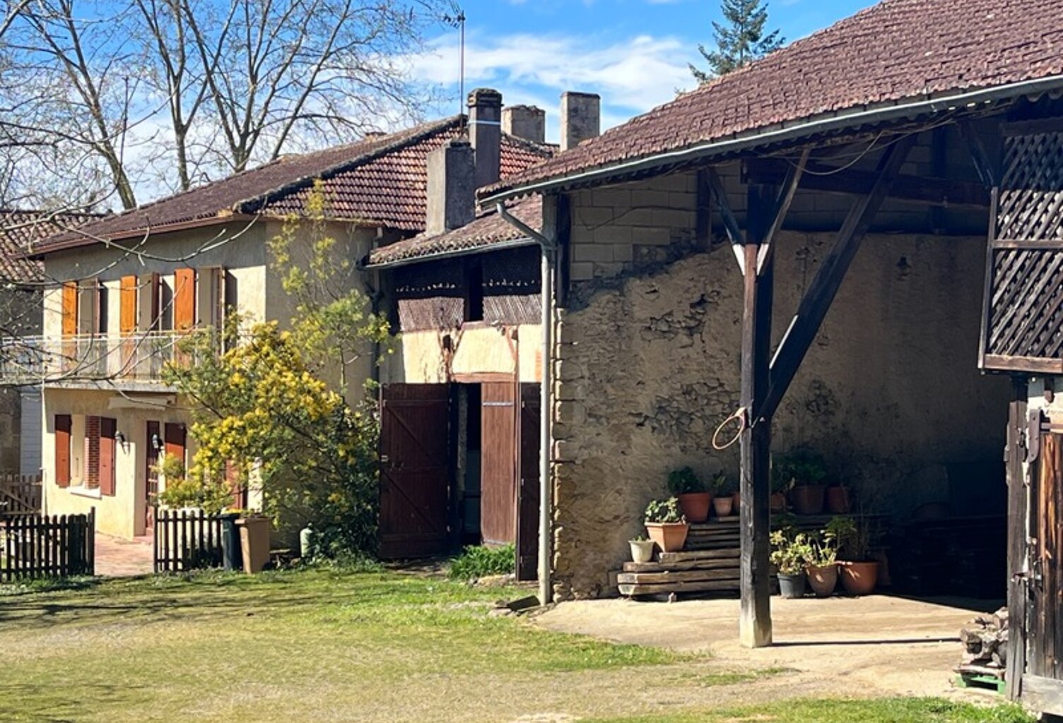 MARCIAC et PLAISANCE proches, VUE PYRENEES depuis cette BELLE MAISON DE FAMILLE 215m2, grandes dépendances , sur 1750m2 de jardin, dans village patrimonial — photo 1