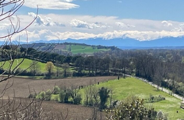 MARCIAC et PLAISANCE proches, VUE PYRENEES depuis cette BELLE MAISON DE FAMILLE 215m2, grandes dépendances , sur 1750m2 de jardin, dans village patrimonial — photo 2