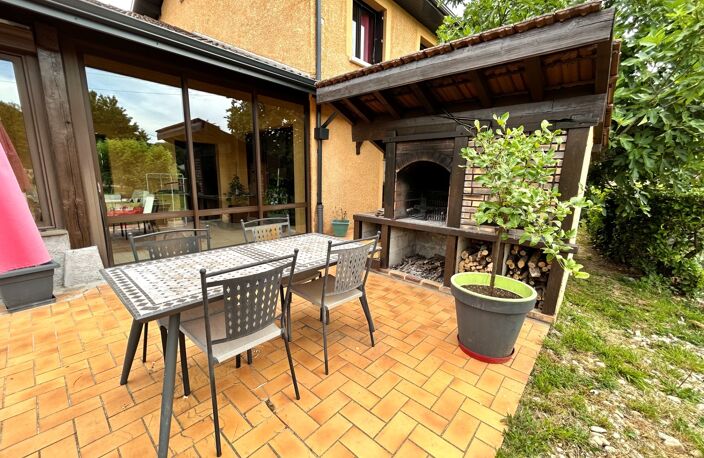 Maison 220 m² avec piscine, terrain de 1 489 m² et garage double à Lagnieu — photo 4