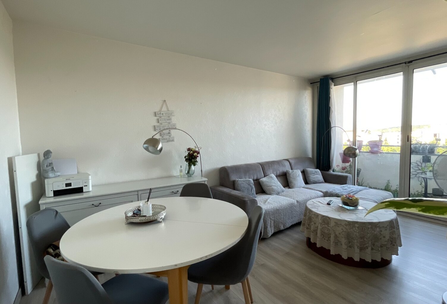 Appartement T3 Lumineux avec Balcon, Parking et Cave-LES CLAYES SOUS BOIS (78) — photo 1