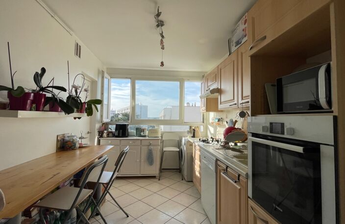Appartement T3 Lumineux avec Balcon, Parking et Cave-LES CLAYES SOUS BOIS (78) — photo 3