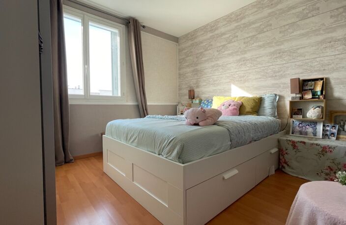 Appartement T3 Lumineux avec Balcon, Parking et Cave-LES CLAYES SOUS BOIS (78) — photo 4