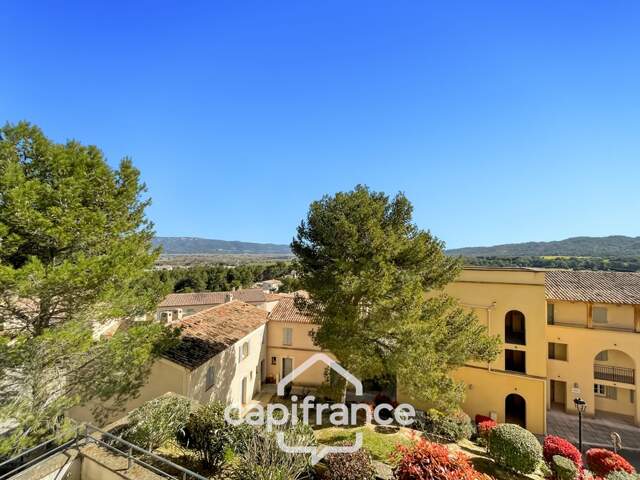 Domaine de Pont royal, BEL APPARTEMENT de 57 m2 1er étage avec ascenseur , terrasse vue dégagée, piscine en résidence — photo du bien