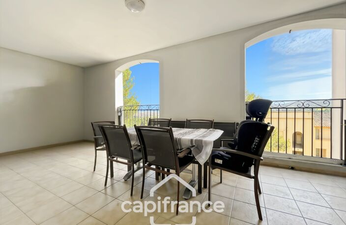 Domaine de Pont royal, BEL APPARTEMENT de 57 m2 1er étage avec ascenseur ,  deux chambres, terrasse vue dégagée, piscine en résidence — photo 2