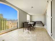 Domaine de Pont royal, BEL APPARTEMENT de 57 m2 1er étage avec ascenseur ,  deux chambres, terrasse vue dégagée, piscine en résidence — photo 4