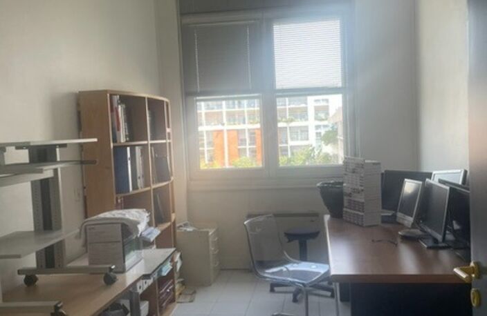 MARSEILLE 12E ARR à vendre Plateau local/bureaux PMR 207m2 + Terrasse SAINT BARNABE VILLAGE 840 000 EUROS — photo 2