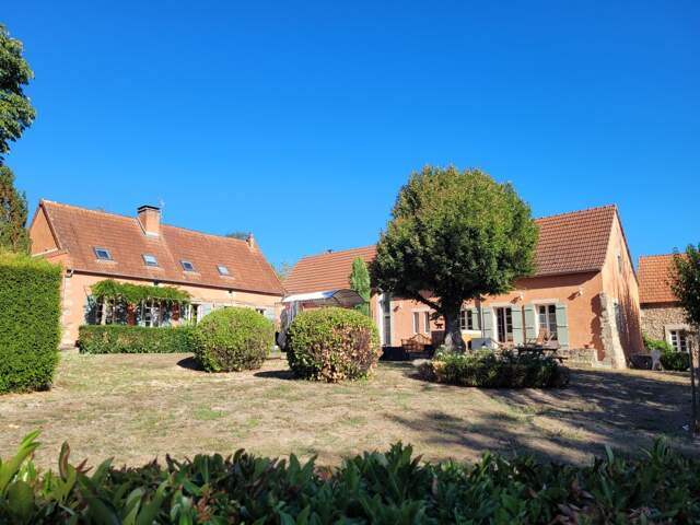 Maison à vendre 9 pièces PREMILHAT (03) — photo du bien