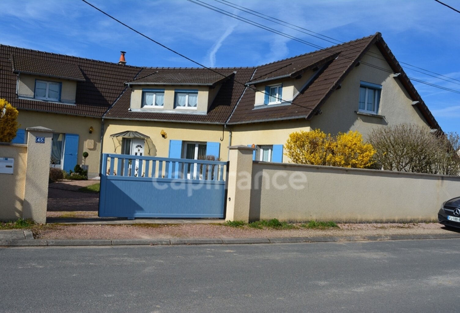 Dpt Cher (18), à vendre proche de NEVERS maison P8   Garage atelier, terrain batir — photo 1