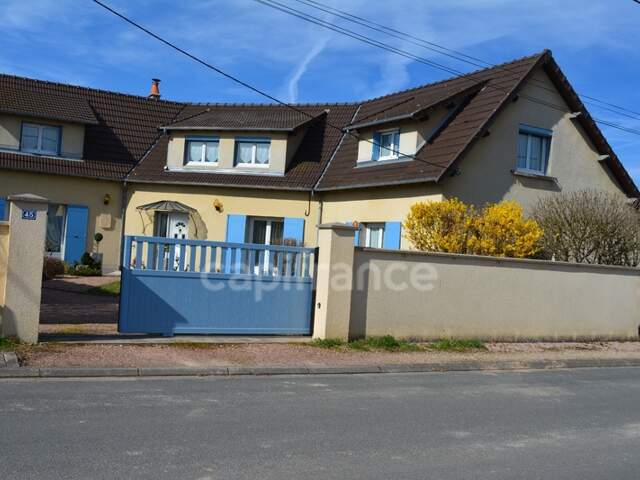 Dpt Cher (18), à vendre proche de NEVERS maison P8   Garage atelier, terrain batir — photo du bien