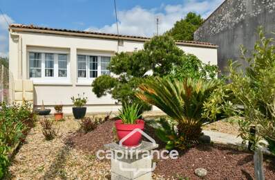 Maison à vendre de plain pied 5 pièces SAINT JEAN D'ANGELY (17) sur une parcelle de 1012m² — photo du bien