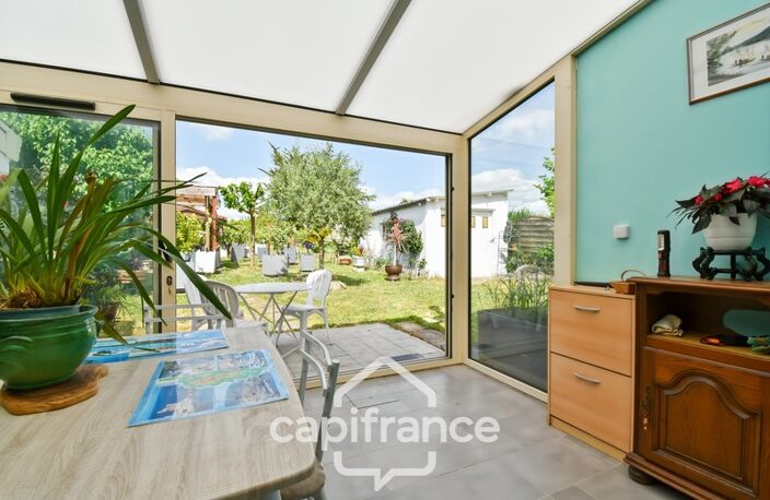 Maison à vendre de plain pied 5 pièces SAINT JEAN D'ANGELY (17) sur une parcelle de 1012m² — photo 3