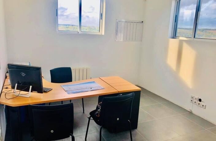 Dpt Yvelines (78), à louer FRENEUSE BUREAUX - Plain pied — photo 3