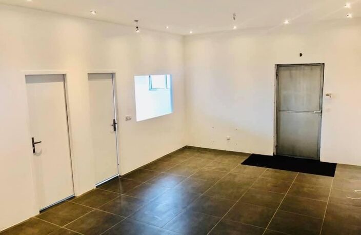 Dpt Yvelines (78), à louer FRENEUSE BUREAUX - Plain pied — photo 5