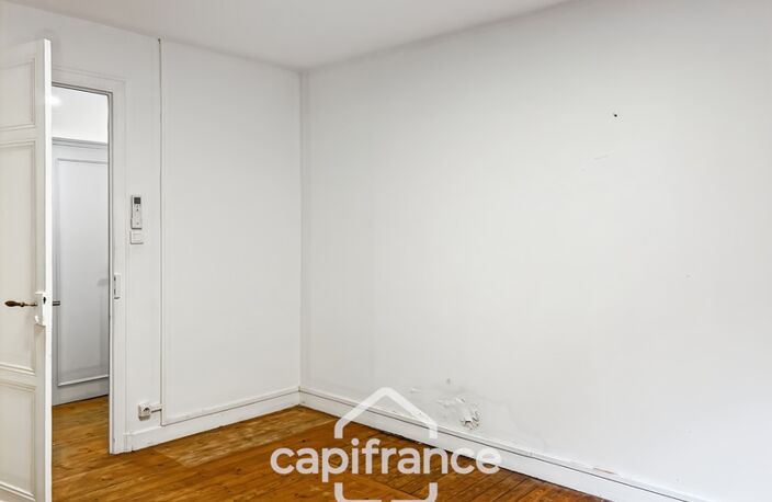 Bureaux de 180m2 avec sous-sol intégral en cœur de ville dans un bel immeuble en pierre — photo 4
