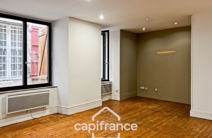 Bureaux de 180m2 avec sous-sol intégral en cœur de ville dans un bel immeuble en pierre — photo 5