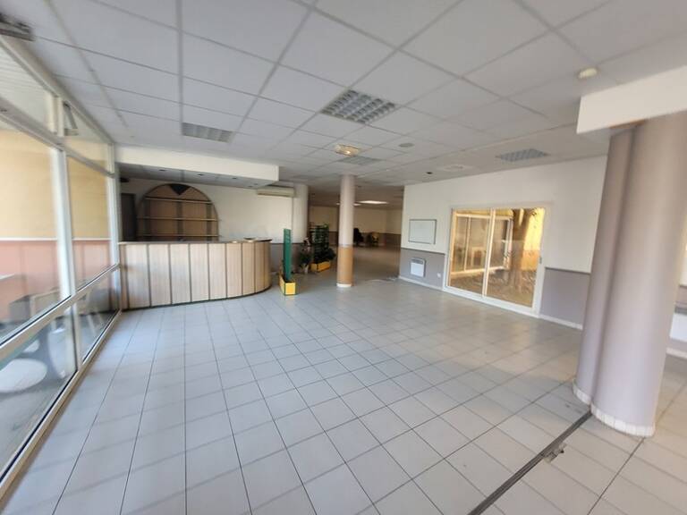 Dpt Gard (30), ALES à vendre idéal investisseur, local professionnel 434m² environ; — photo 1