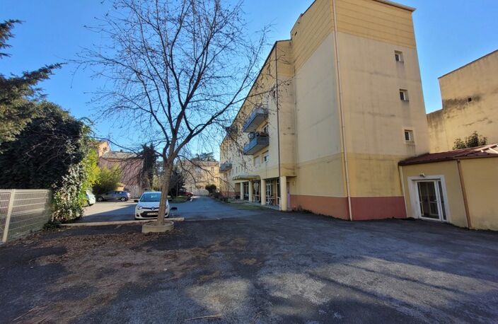 Dpt Gard (30), ALES à vendre idéal investisseur, local professionnel 434m² environ; — photo 4