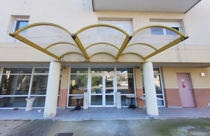 Dpt Gard (30), ALES à vendre idéal investisseur, local professionnel 434m² environ; — photo 5