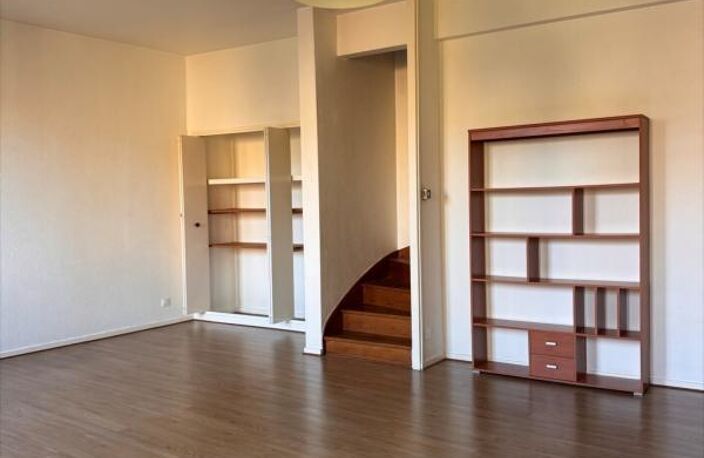 F3 bis de 103m² en duplex Clermont CENTRE PROCHE CATHEDRALE — photo 2