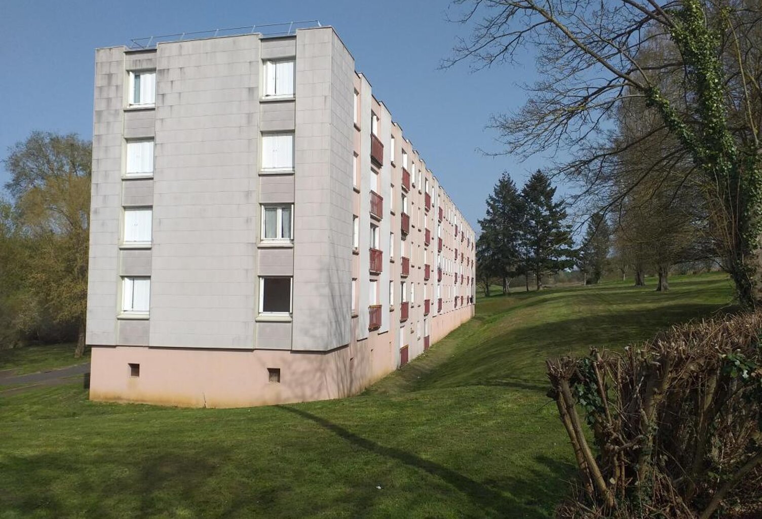 Appartement spacieux T3 SAINT CALAIS — photo 1