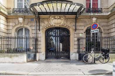 Bureau 15 pièces 4900000 €