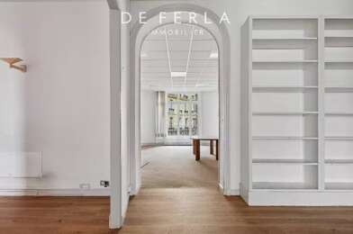 Bureau 15 pièces 4900000 €
