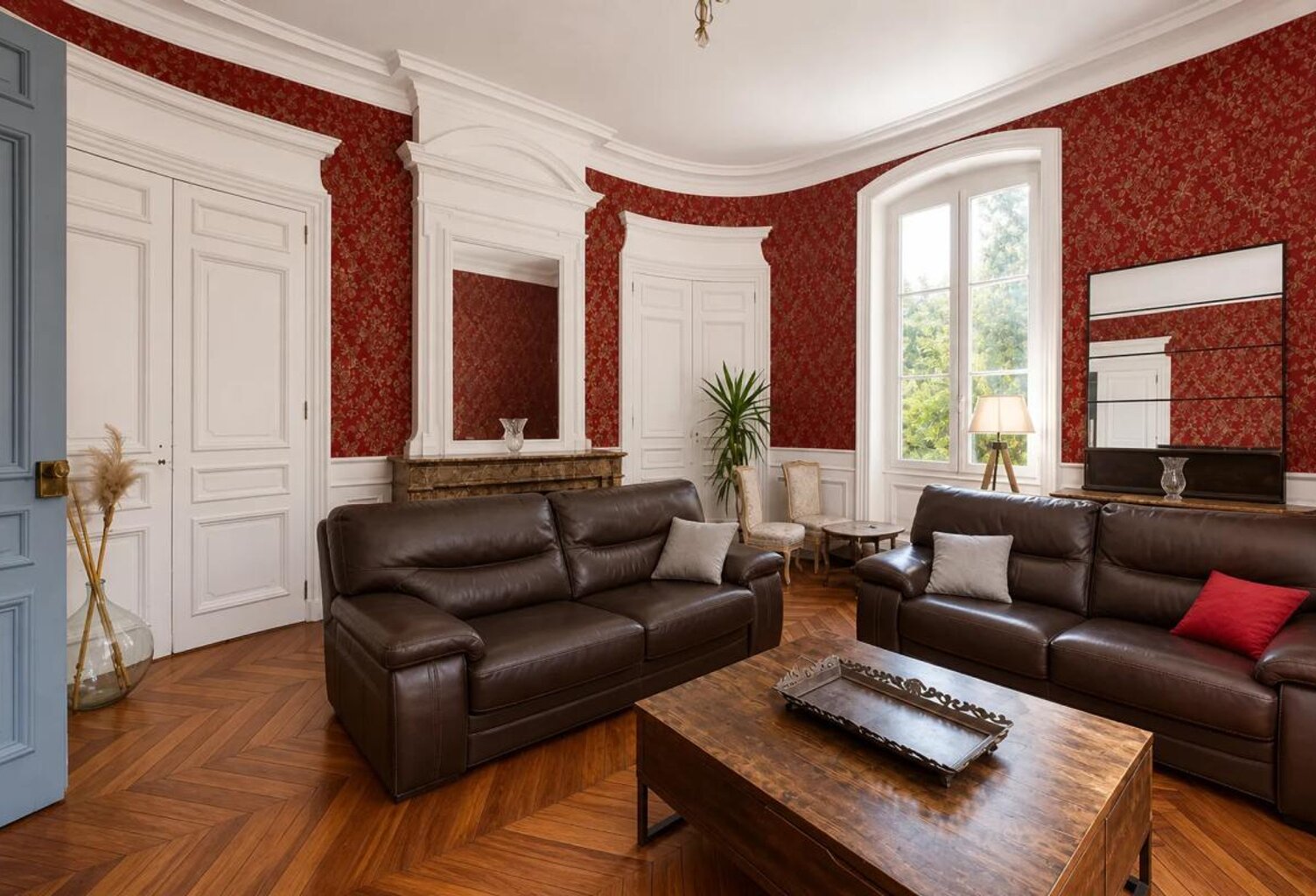 Maison de 360 m² à Neuville-sur-Ain — photo 1