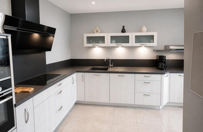 Maison de 6 pièces de 111 m² à Moulins-la-Marche — photo 3