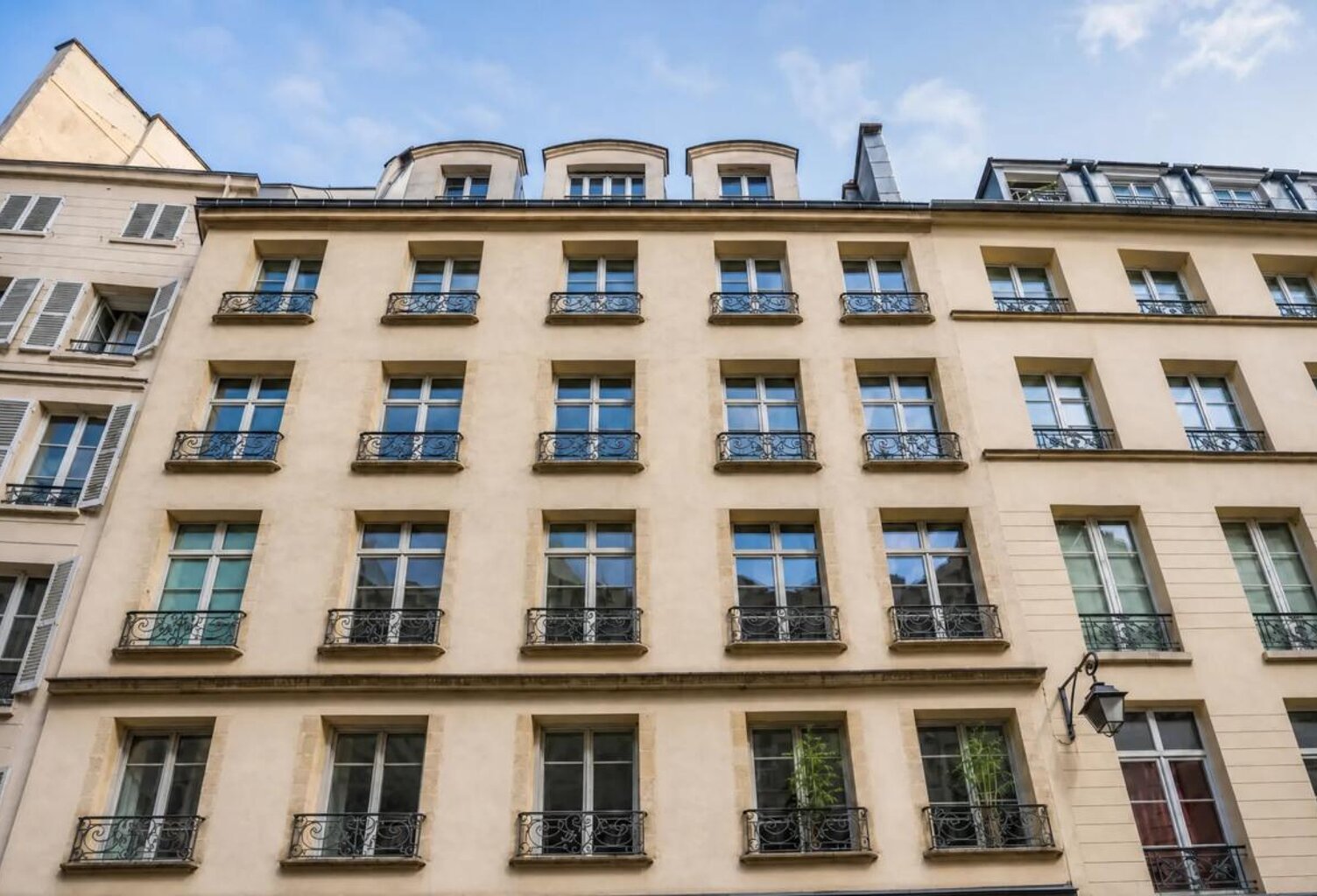 Appartement 2 pièces de 60 m² situé à Paris — photo 1