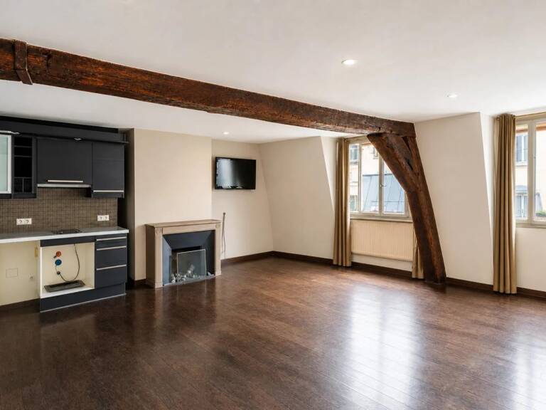 Appartement 2 pièces de 60 m² situé à Paris — photo 1