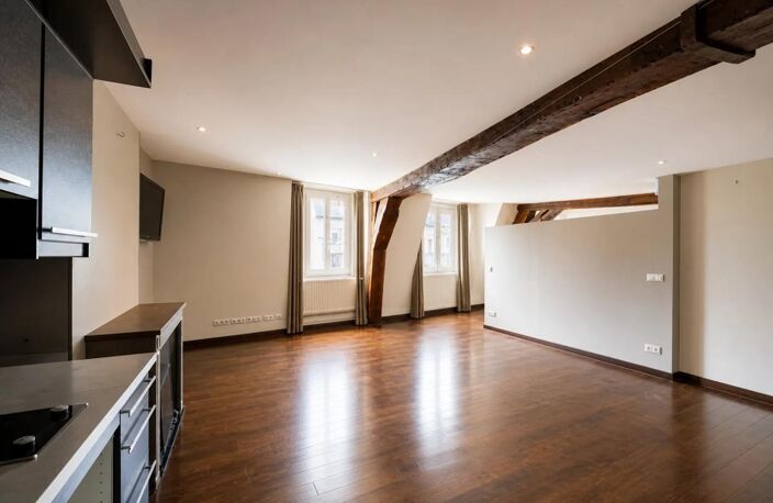 Appartement 2 pièces de 60 m² situé à Paris — photo 4