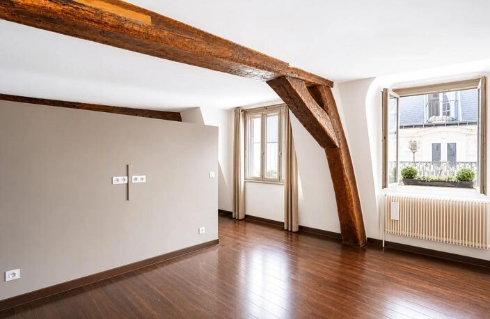 Appartement 2 pièces de 60 m² situé à Paris — photo 5