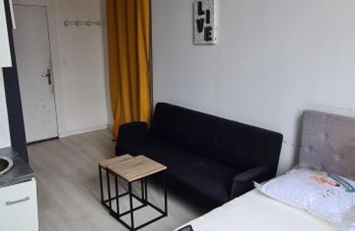 A louer  à Roubaix, chambre meublée de 18.23m2 en colocation avec douche et WC privatifs — photo 2