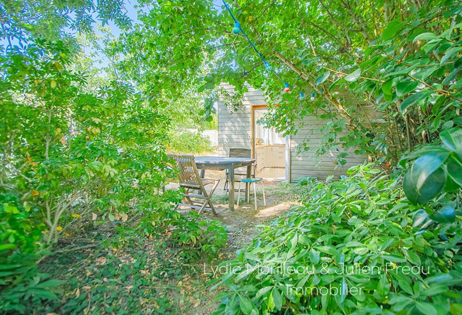 Maison avec jardin — photo 1