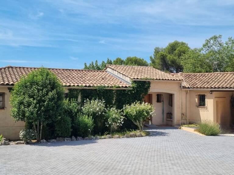 GRANDE VILLA DE PLAIN PIED  T5 sur 1400 m² de terrain piscinable — photo 1
