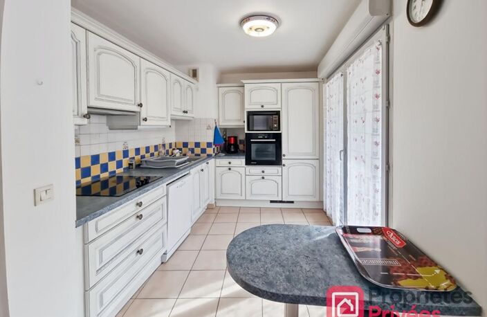 Villeurbanne (69100), Appartement 3 pièces de 61 m2, 2 chambres, Immeuble récent de standing, garage. Parfait état! — photo 3