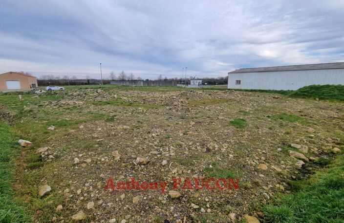 Terrain en zone artisanal Chateau Guibert 2176 m2 — photo 4