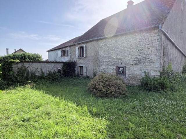 Ancien corps de ferme à fort potentiel avec dépendances — photo du bien