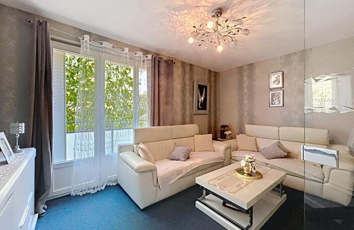 CLERMONT-FERRAND - Appartement T5 de 88 m² avec parking et cave — photo 2