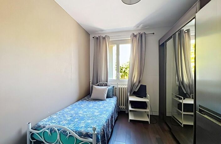 CLERMONT-FERRAND - Appartement T5 de 88 m² avec parking et cave — photo 3