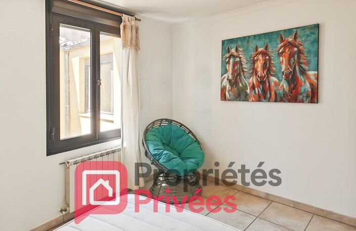 MANDAT EXCLUSIF - Appartement de charme au centre historique de Nîmes - 140m de la Place Aux Herbes - avec ASCENSEUR — photo 4