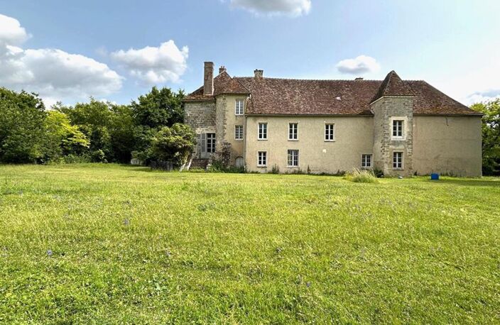PROPRIÉTÉ SEIGNEURIALE DE 484 m2 + GRANGE DE 485 m2 À 990 000  SUR 20 HECTARES — photo 2