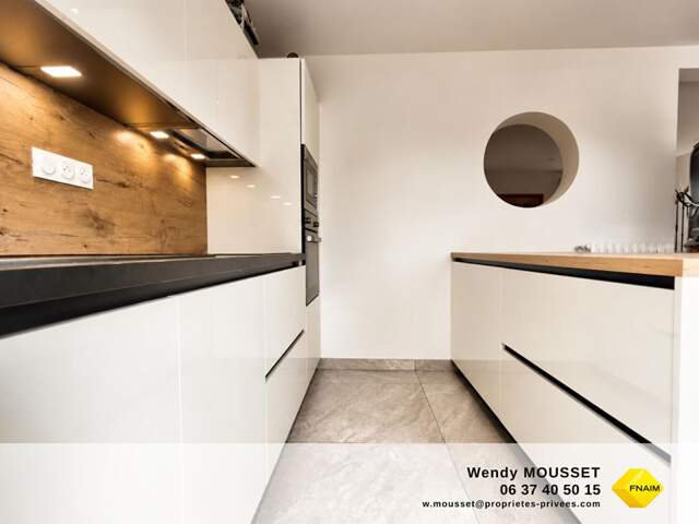 10 min de Vannes · Élégante maison rénovée · Sous-sol complet · Commerces à pied · Theix — photo du bien